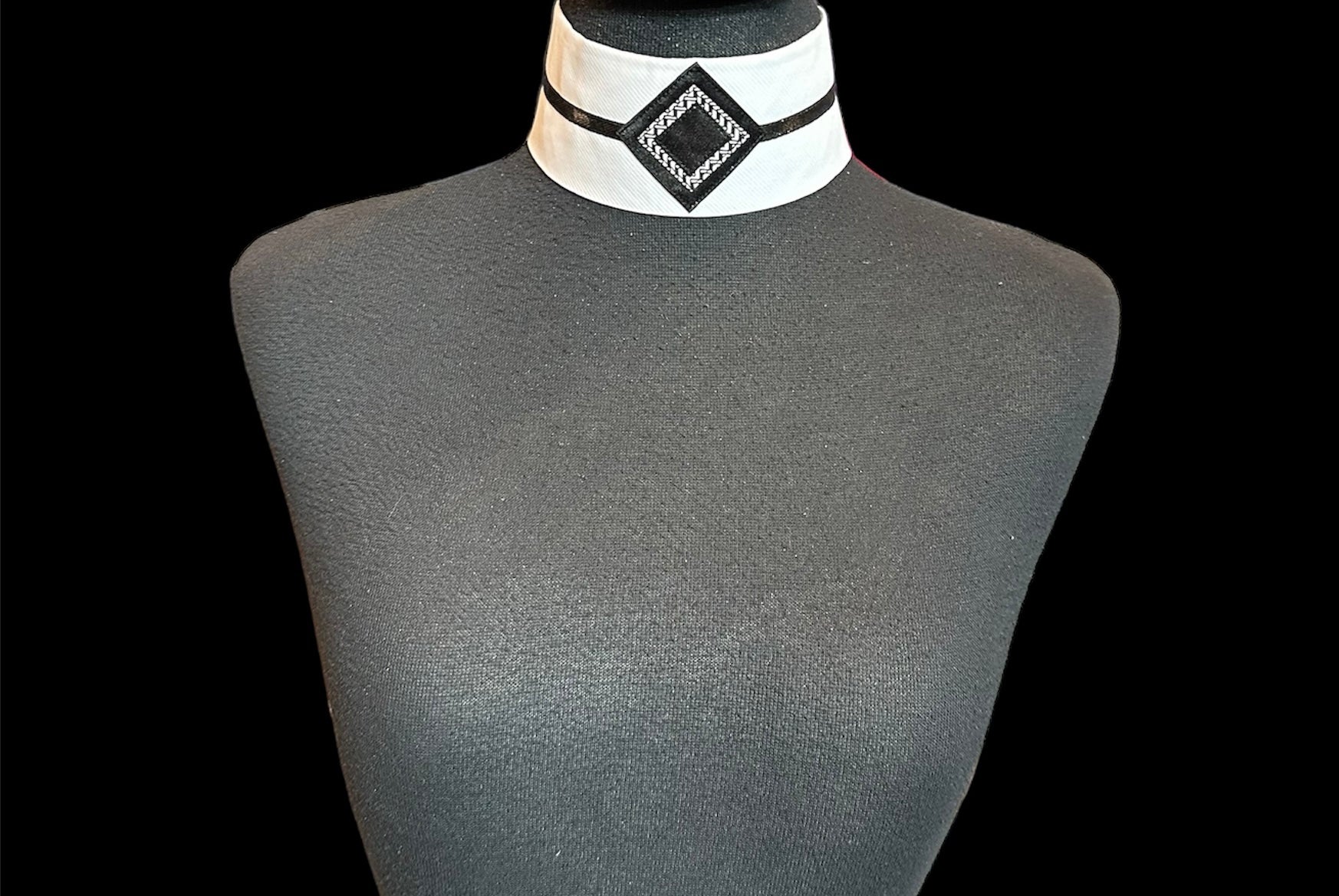 Single Collar Diamond with Print