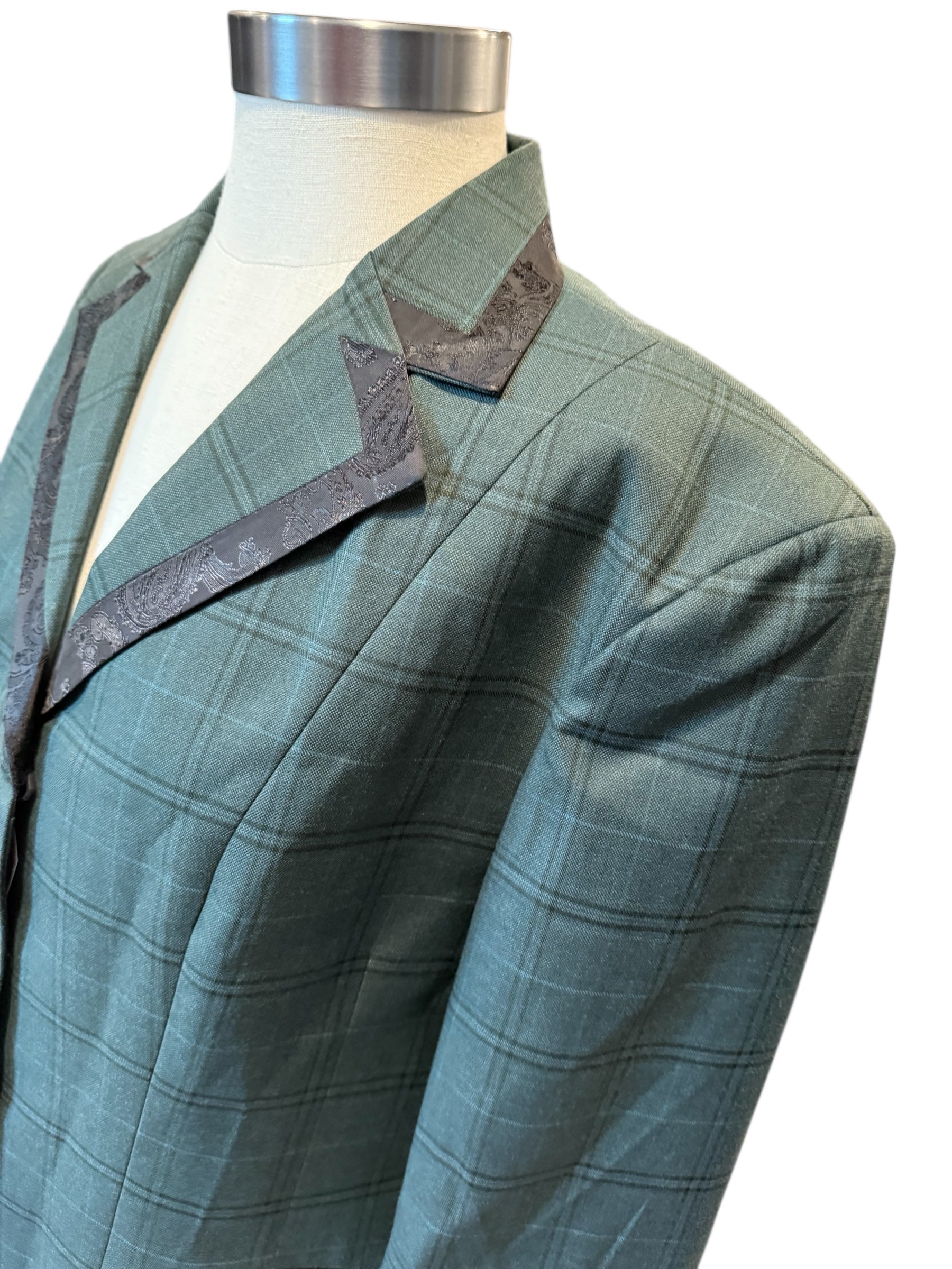 English Show Coat Hunter and Black Fabric Code R282