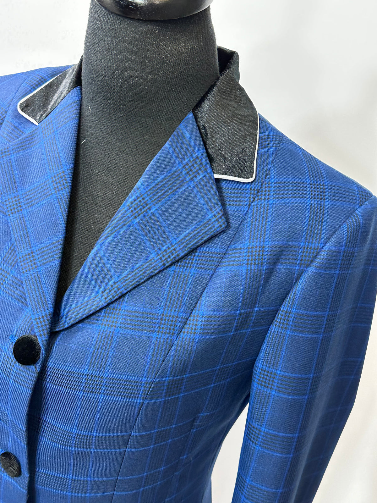 English show coat blue and black plaid fabric code r182 huntress