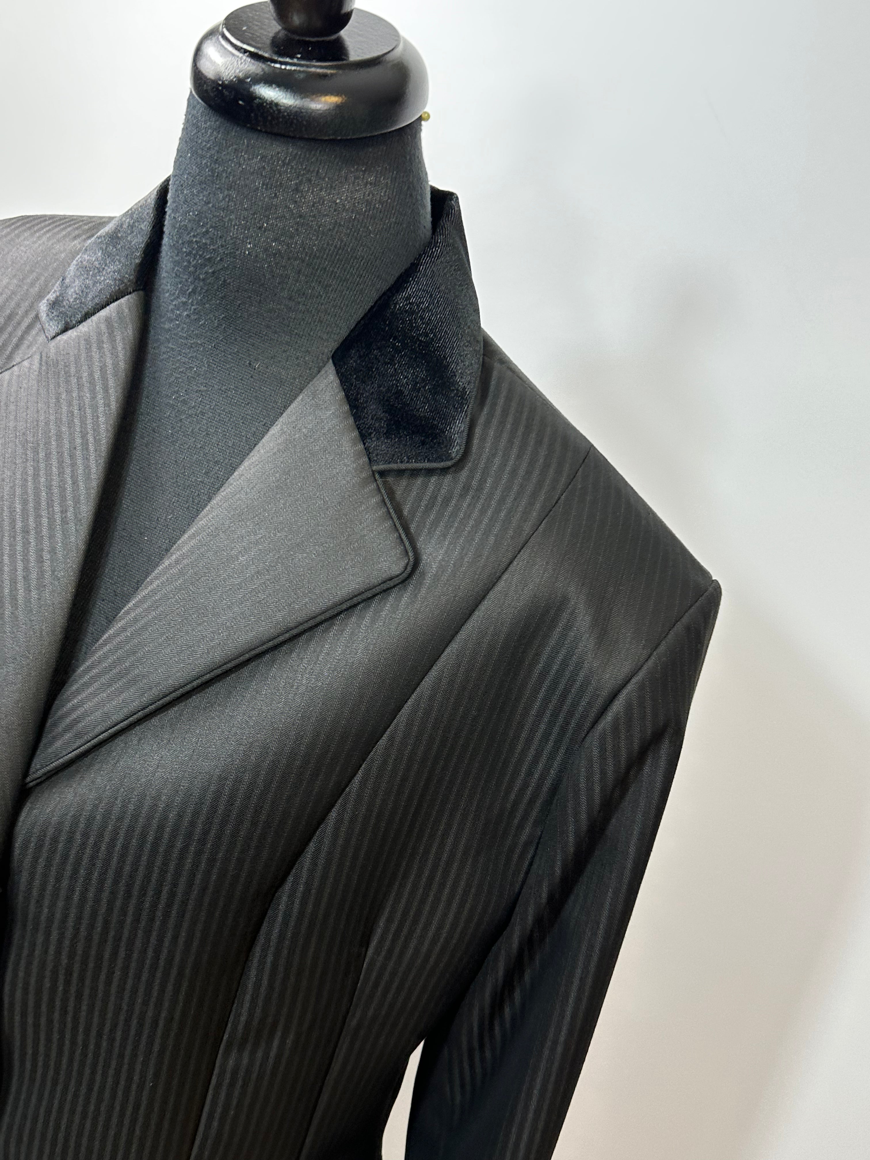 English Show Coat Black Tone Fabric Code R002