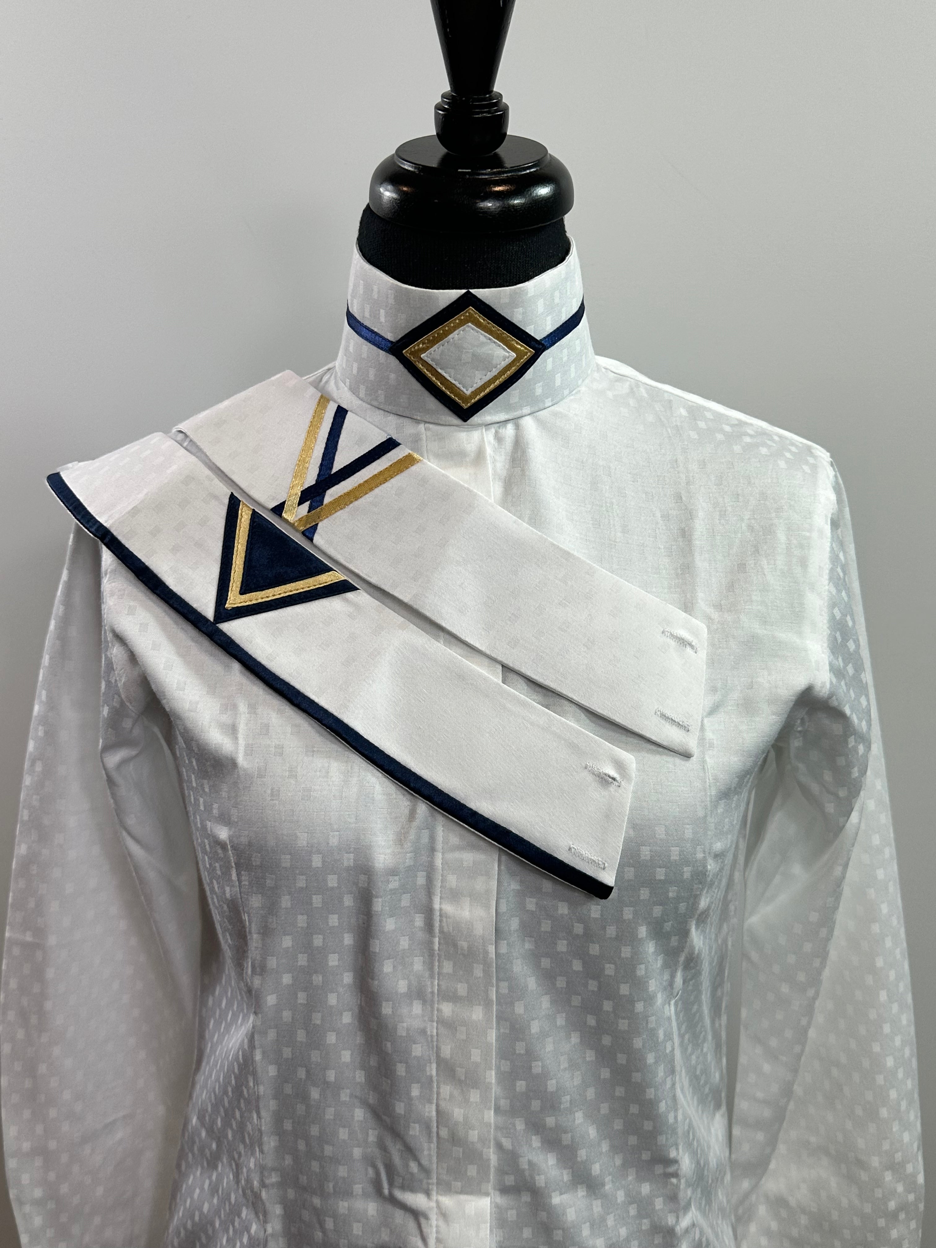English Show Shirt White Fabric Code S17