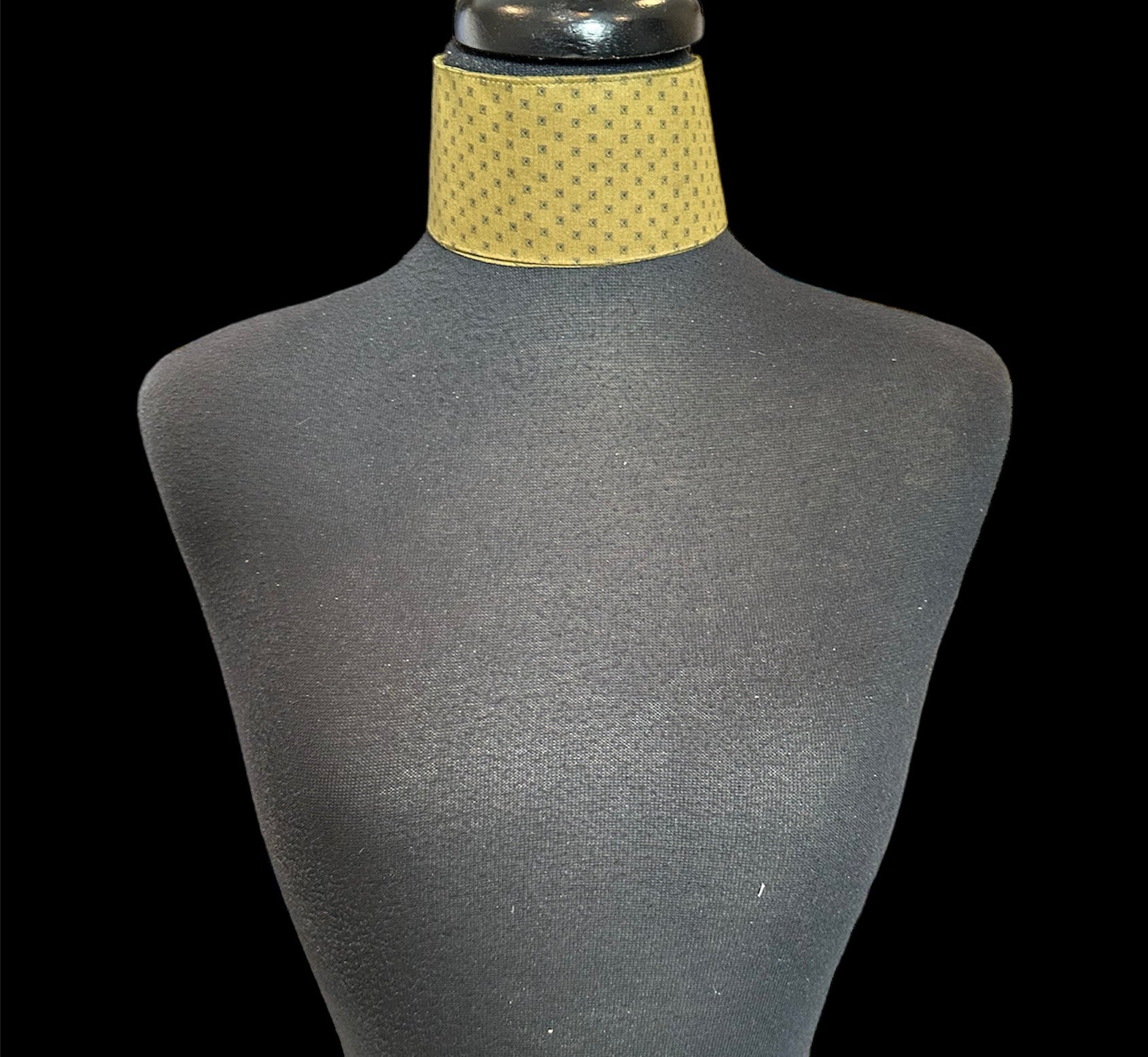 Single Collar Olive with Black