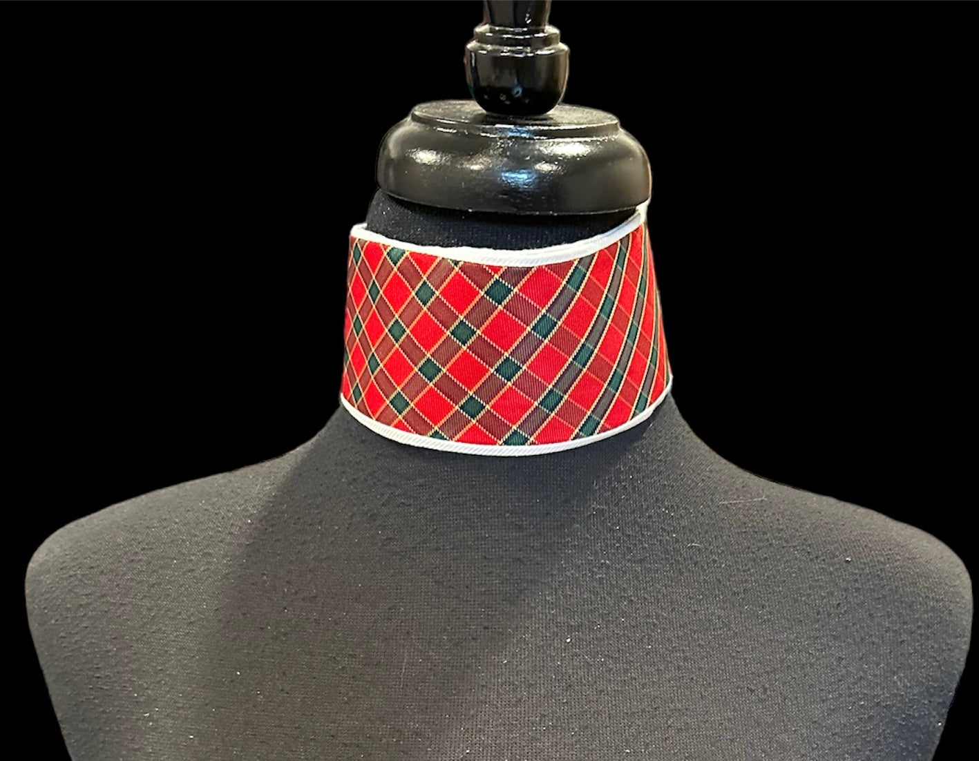 Single Collar Red and Green Plaid
