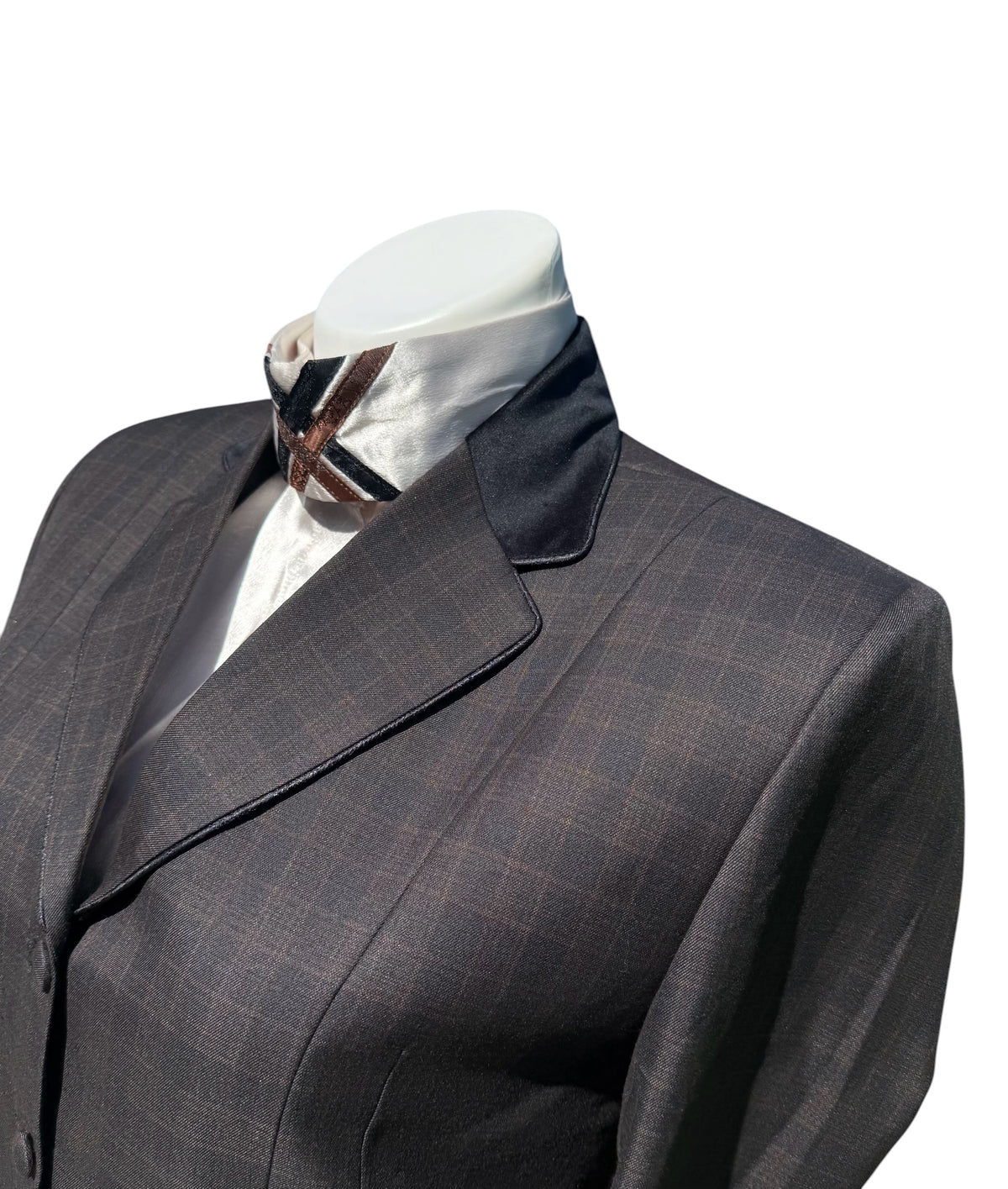 English show coat the “Novi” Beautiful brown plaid with black accents. Hidden zipper