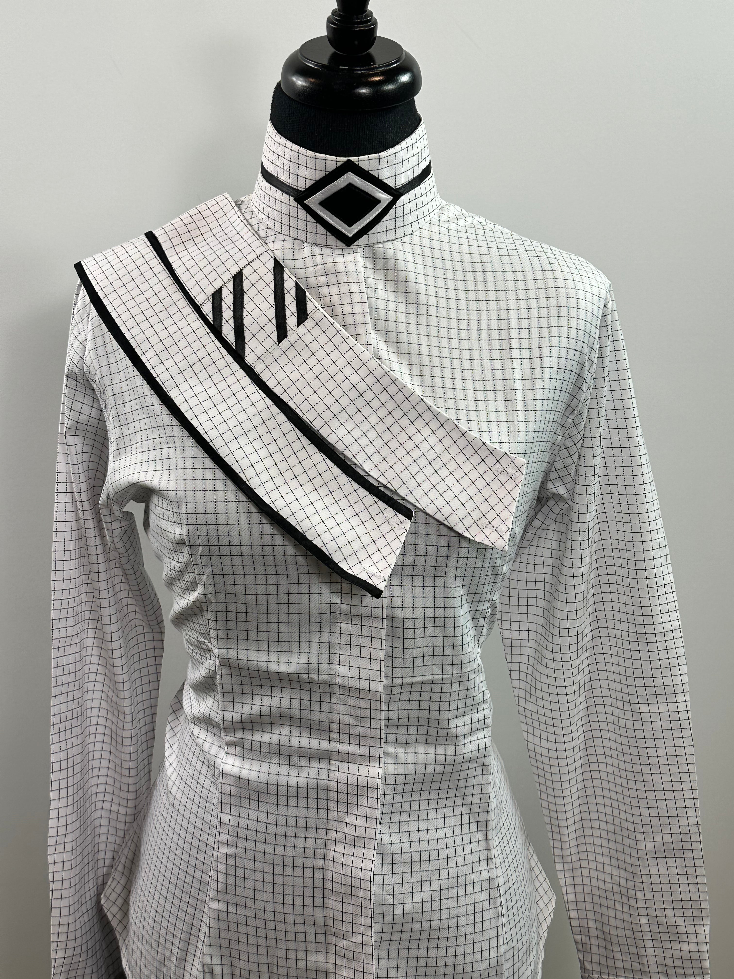 English Show Shirt White and Black Plaid Fabric Code U53