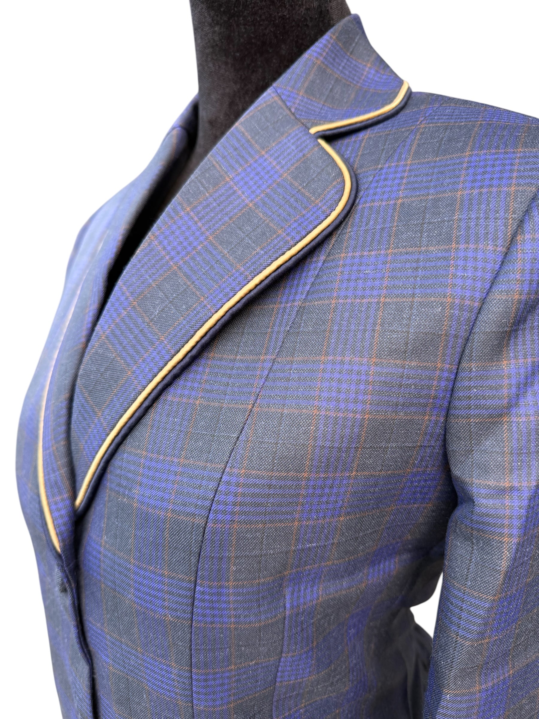 🔺NEW🔺 English Show Coat The ADA maybe plaid with “Hidden Zipper”
