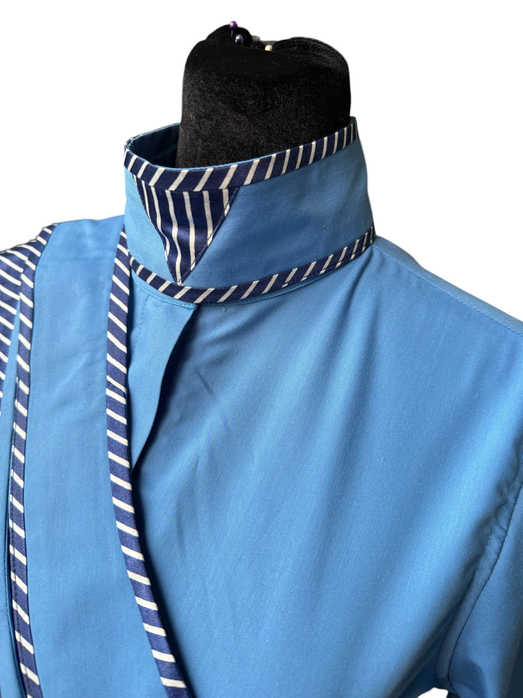 🔥NEW🔥English show shirt blue with Navy accents hidden zipper