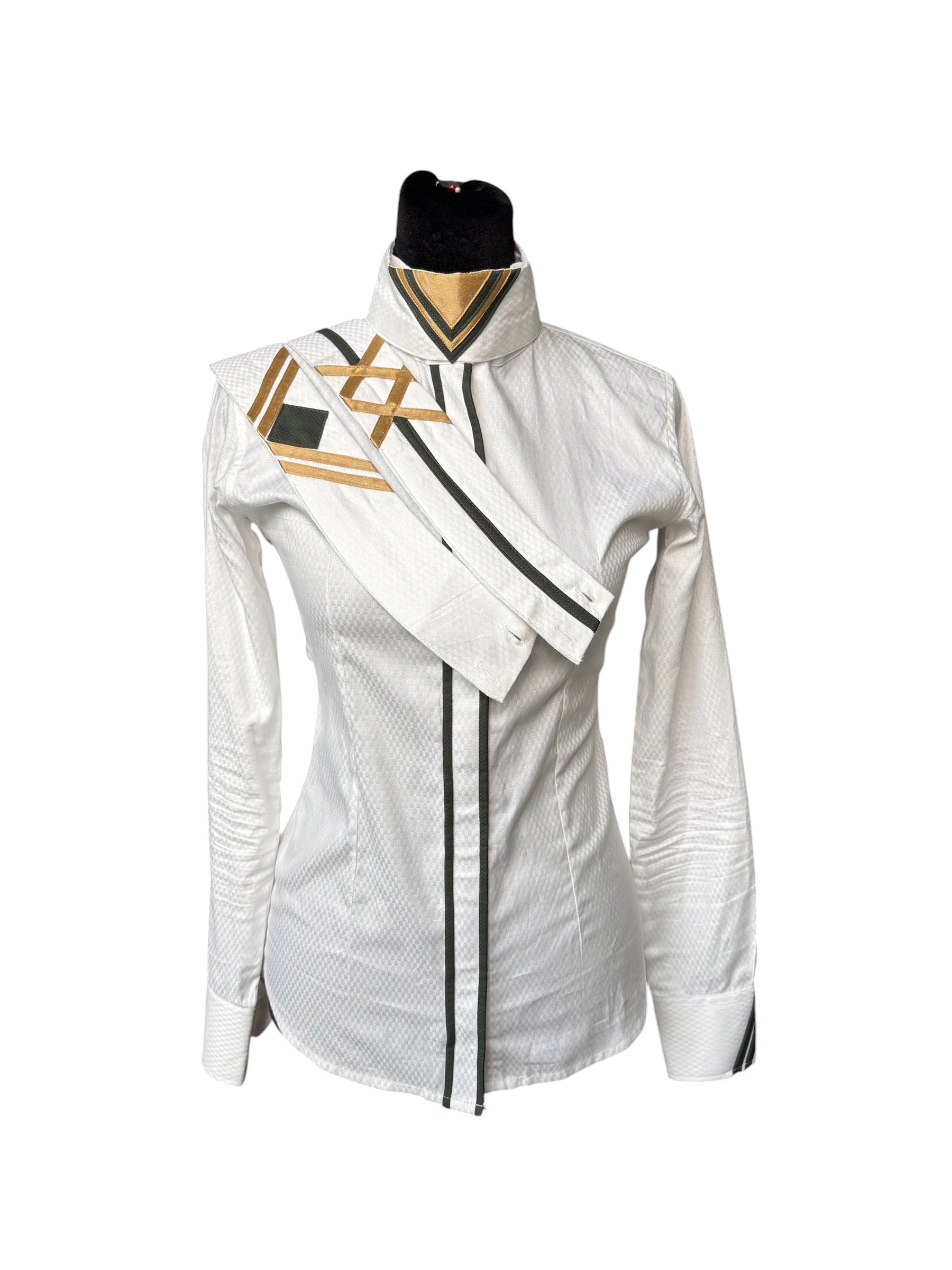 🔥NEW🔥 English show shirt white with gold and Hunter green accents. Hidden Zipper