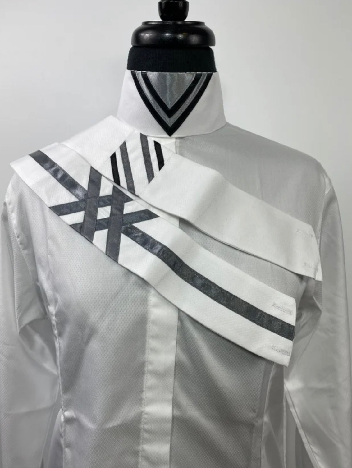 English Show Shirt White Tone on Tone Fabric Code -Q55/IU37
